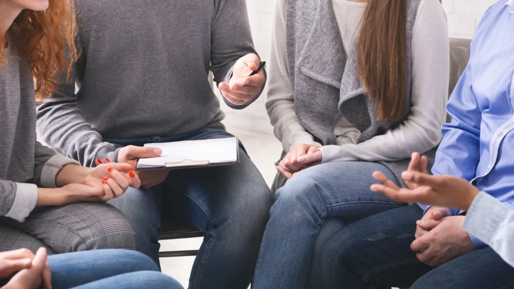 psycholog podczas pracy z pracownikami firmy